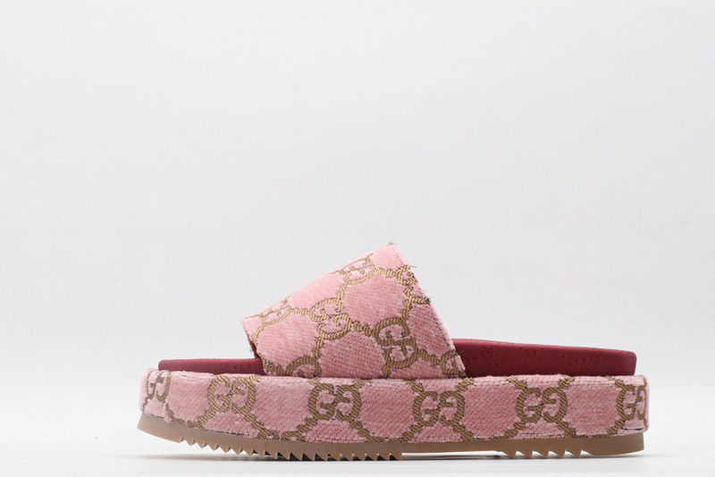 GUC LEATHER SLIDE
