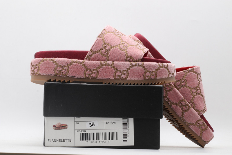 GUC LEATHER SLIDE