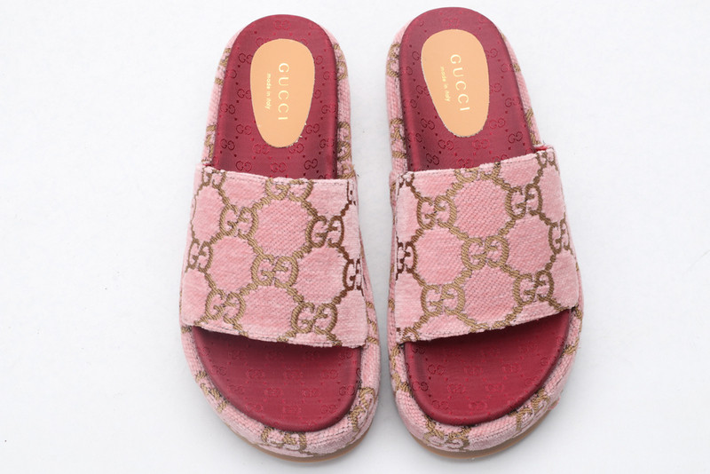 GUC LEATHER SLIDE