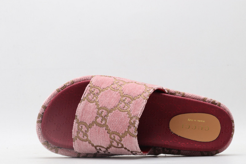 GUC LEATHER SLIDE