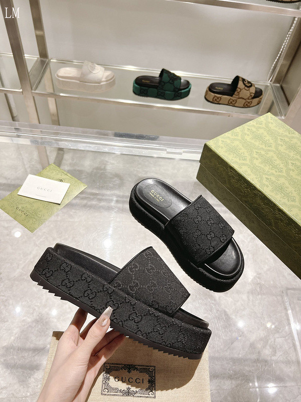 GUC LEATHER SLIDE
