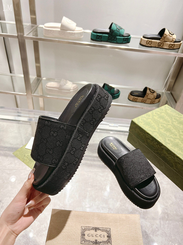 GUC LEATHER SLIDE