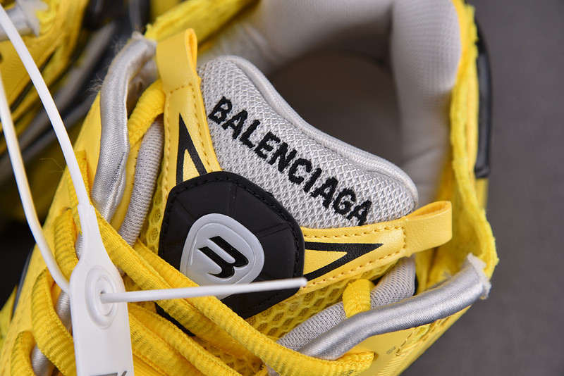 Ba*len*cia*ga runner 67403 w2rd3 0510