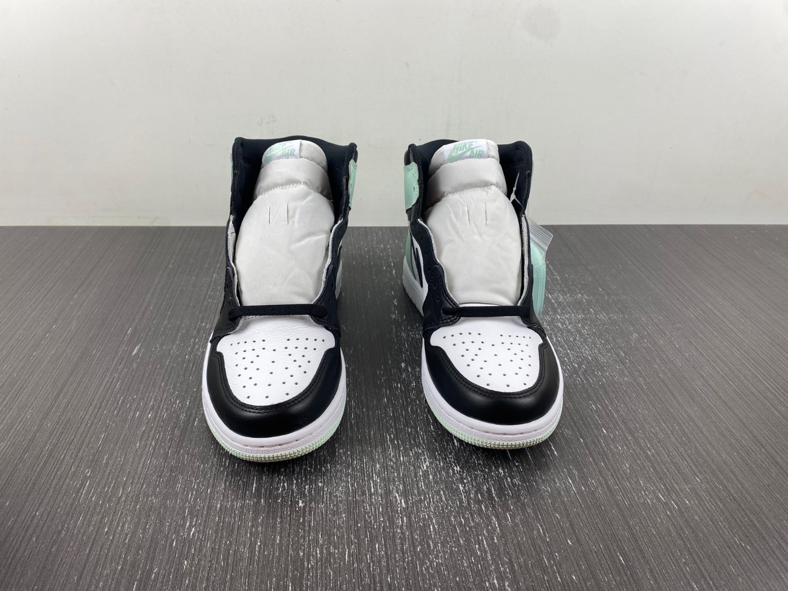 Jordan 1 Retro High Igloo Hombre - 861428-100