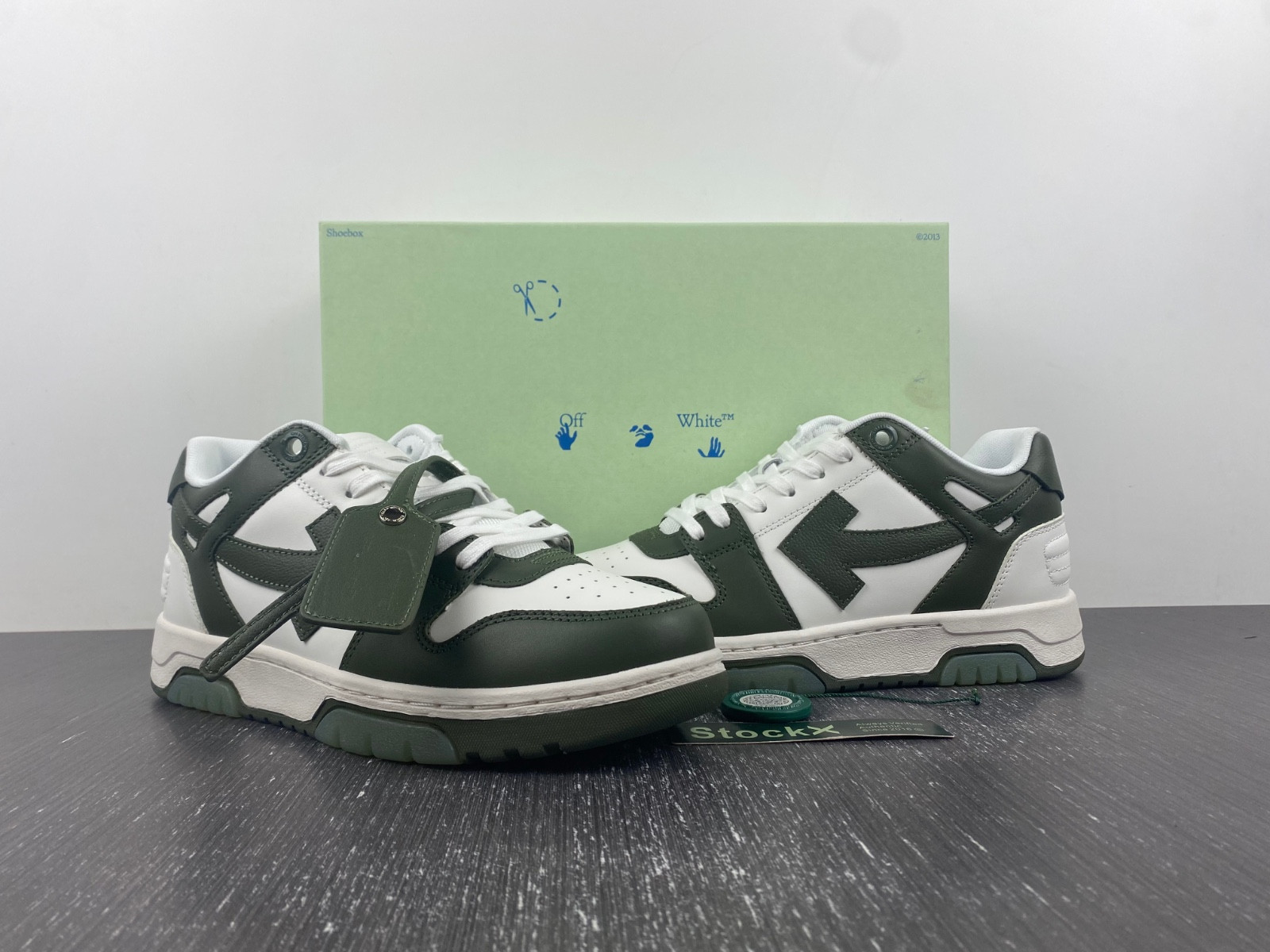 Off-White c/o Virgil Abloh
