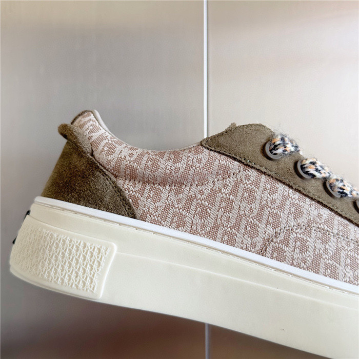 DR B33 SNEAKER
