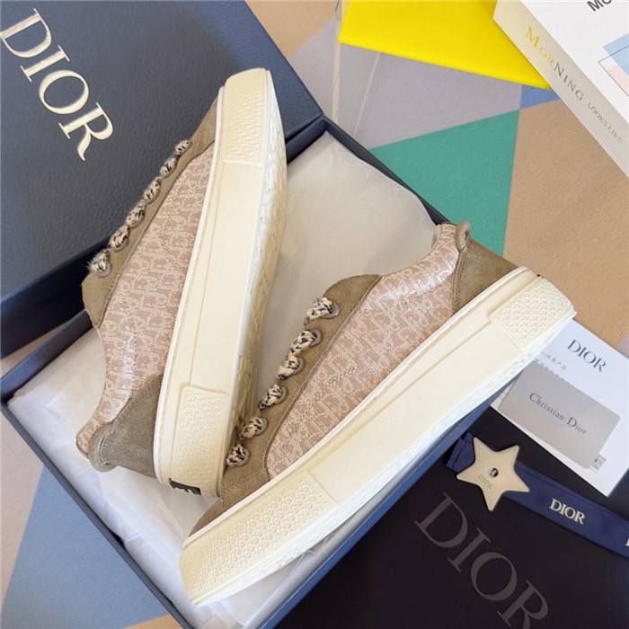 DR B33 SNEAKER