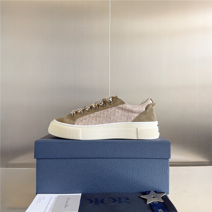 DR B33 SNEAKER
