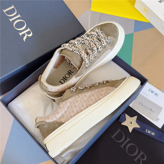 DR B33 SNEAKER