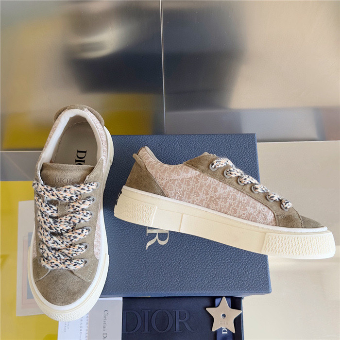 DR B33 SNEAKER