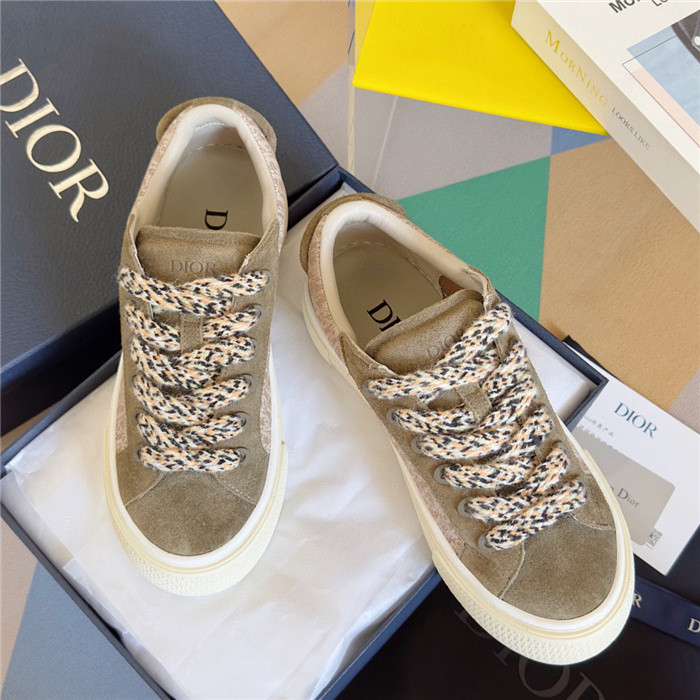 DR B33 SNEAKER