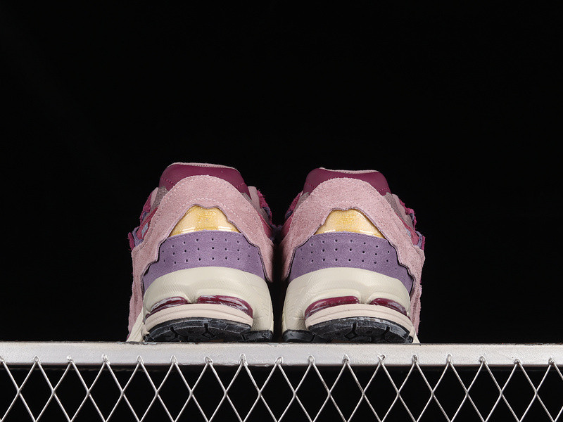 New Balance 2002R 