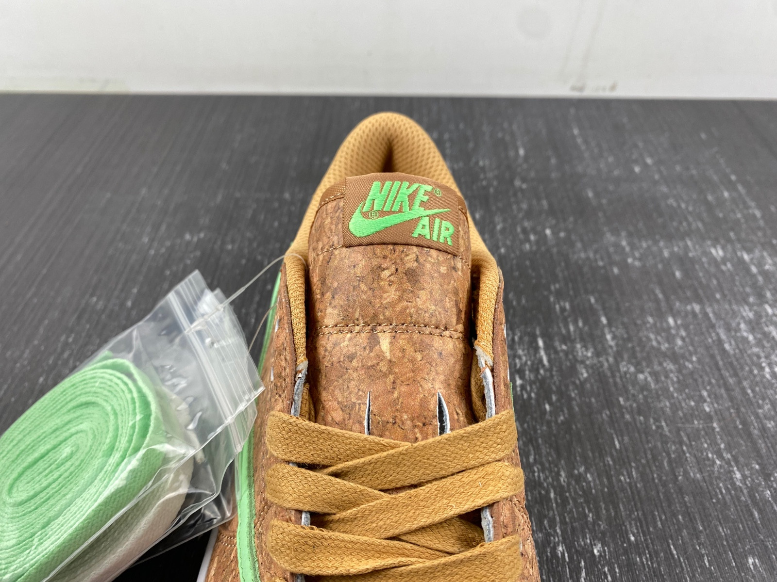TRAVIS SCOTT X AIR JORDAN 1 LOW TOP