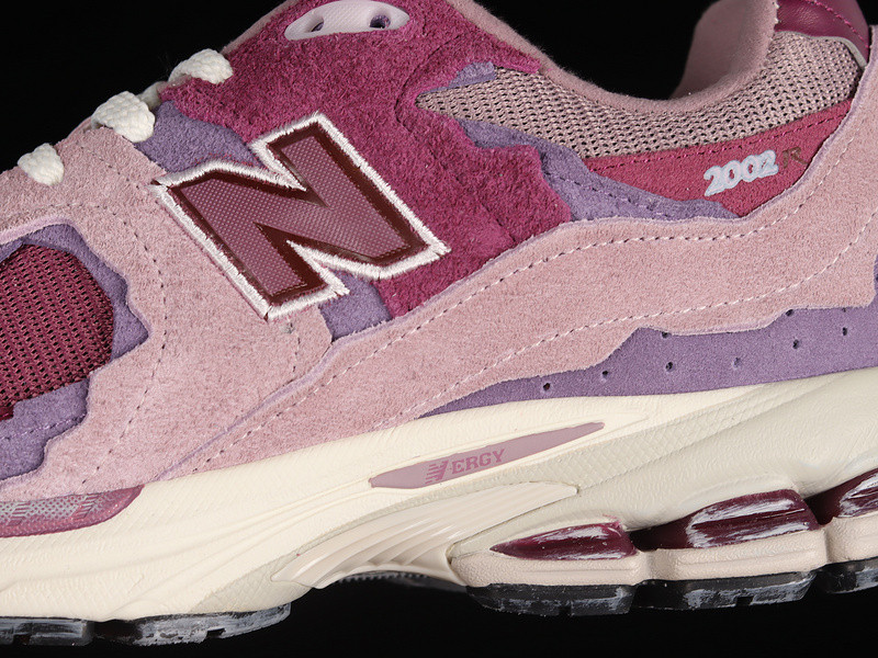 New Balance 2002R 