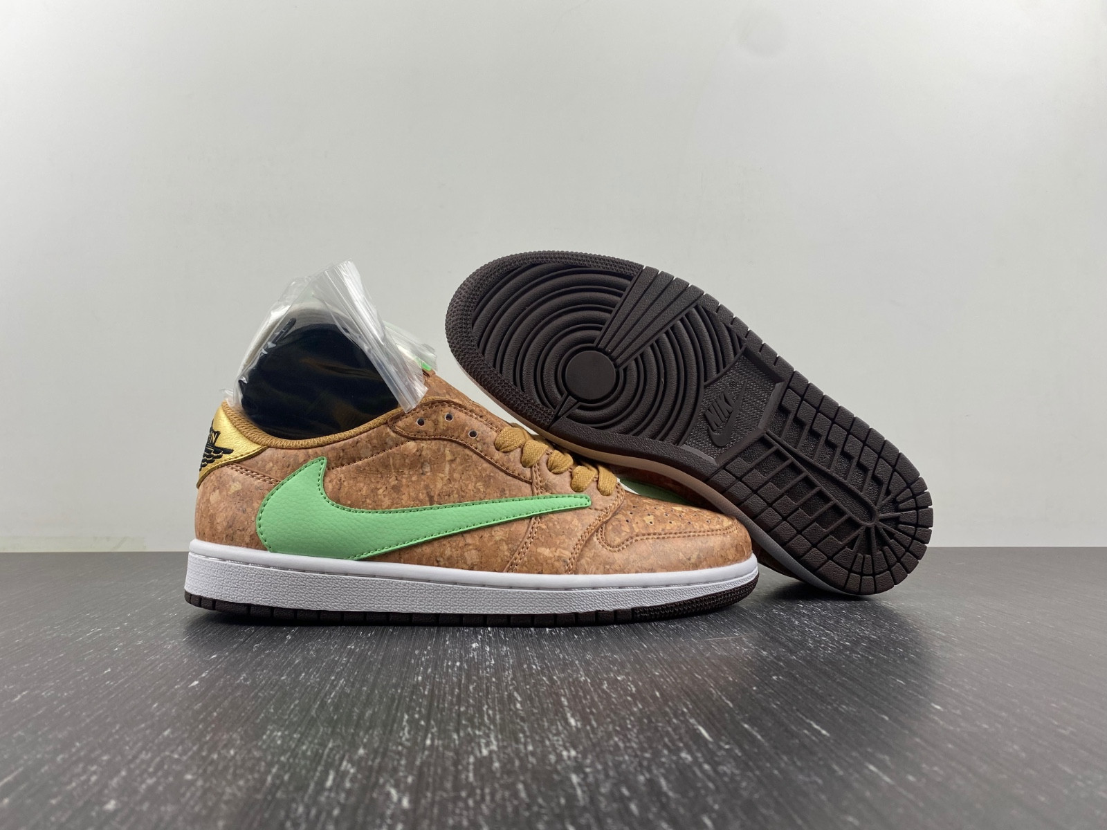 TRAVIS SCOTT X AIR JORDAN 1 LOW TOP