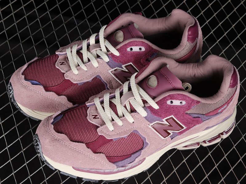 New Balance 2002R 