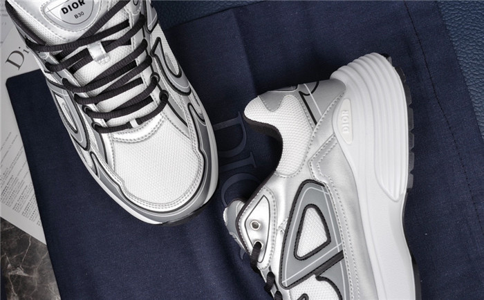 DR B30 SNEAKER