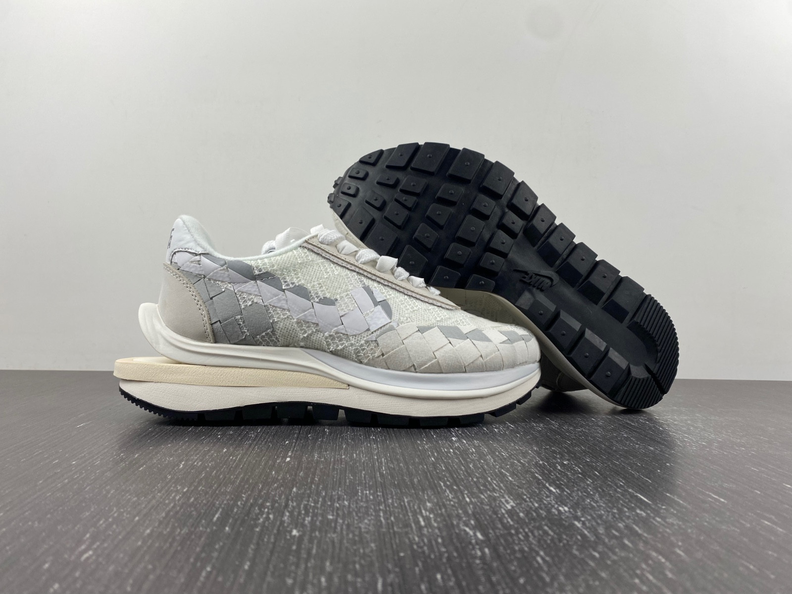 Social x Nike woven "White" DR5209-100