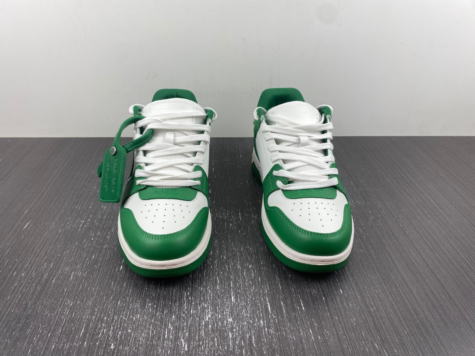 Off-White c/o Virgil Abloh