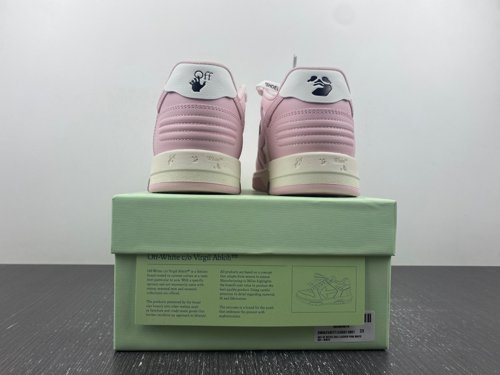 Off-White c/o Virgil Abloh
