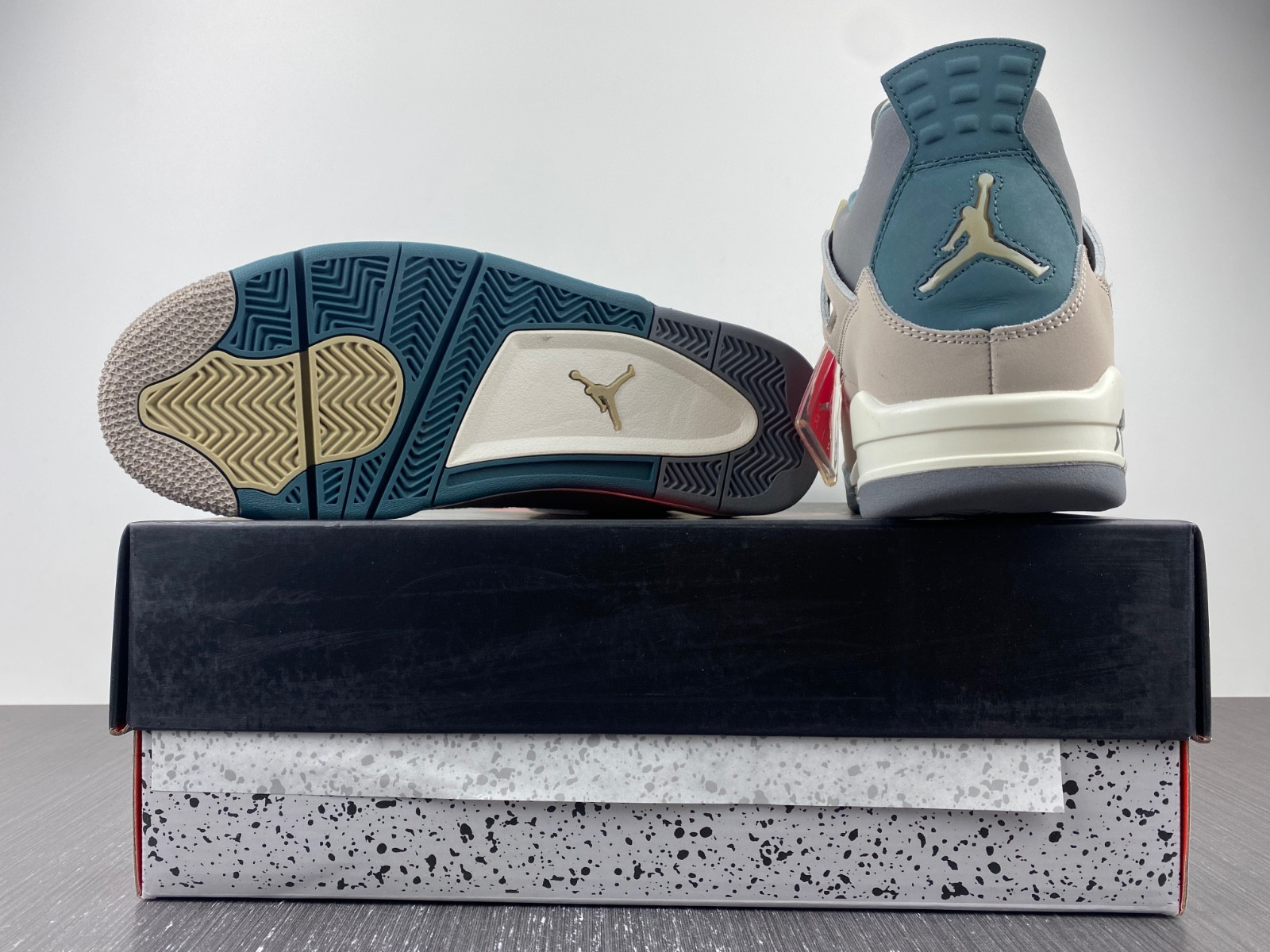 Air Jordan 4 SE Craft Photon Dust Basketball Shoes DV3742-021