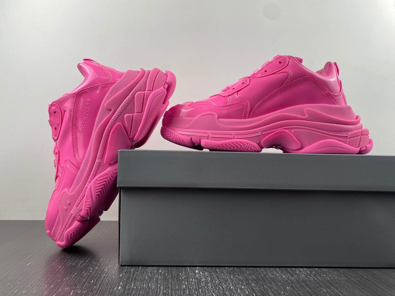 Ba*len*cia*ga triple s 734953 w2paa 5000