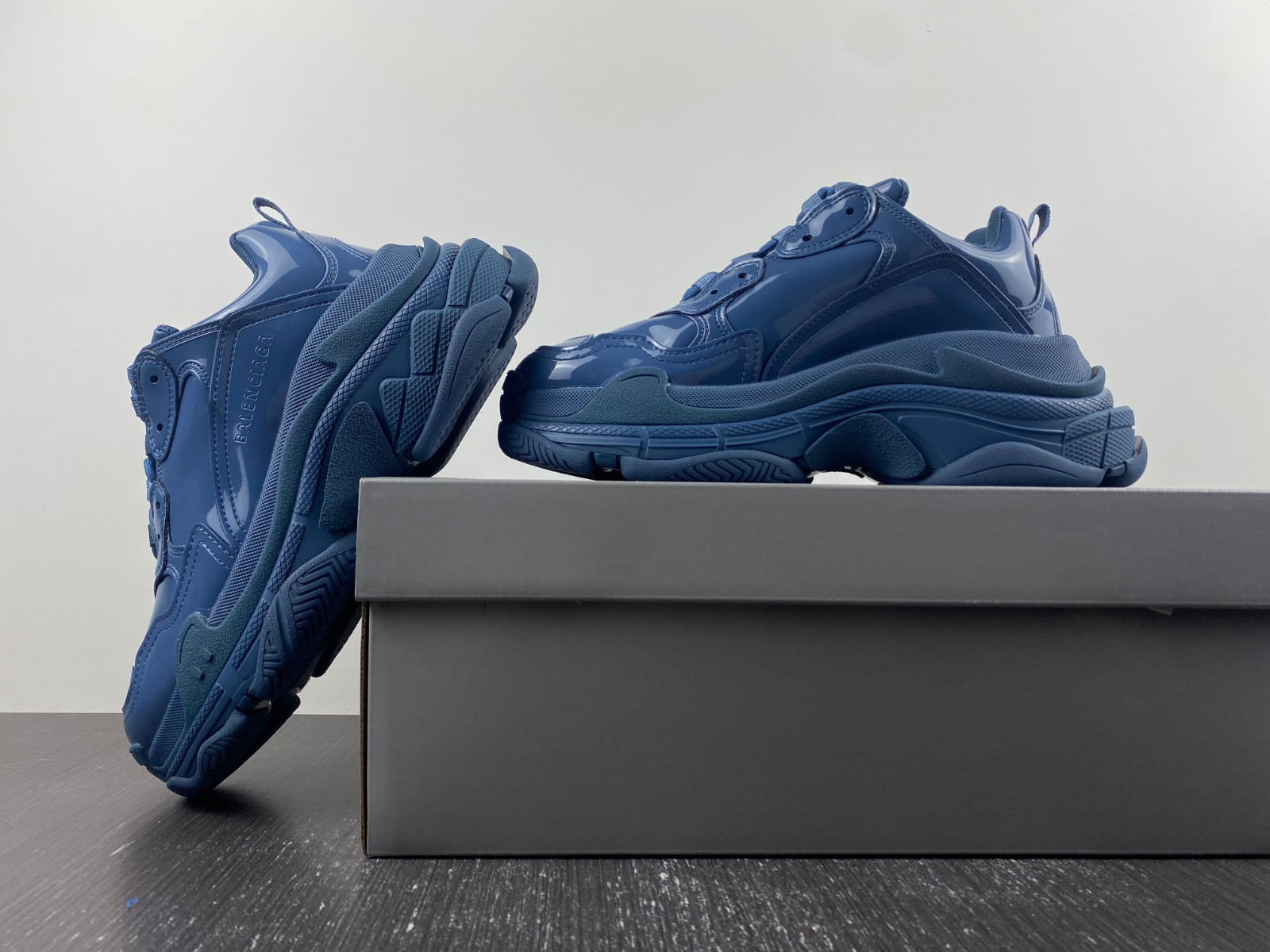 Ba*len*cia*ga triple s 734954 w2paa 4000