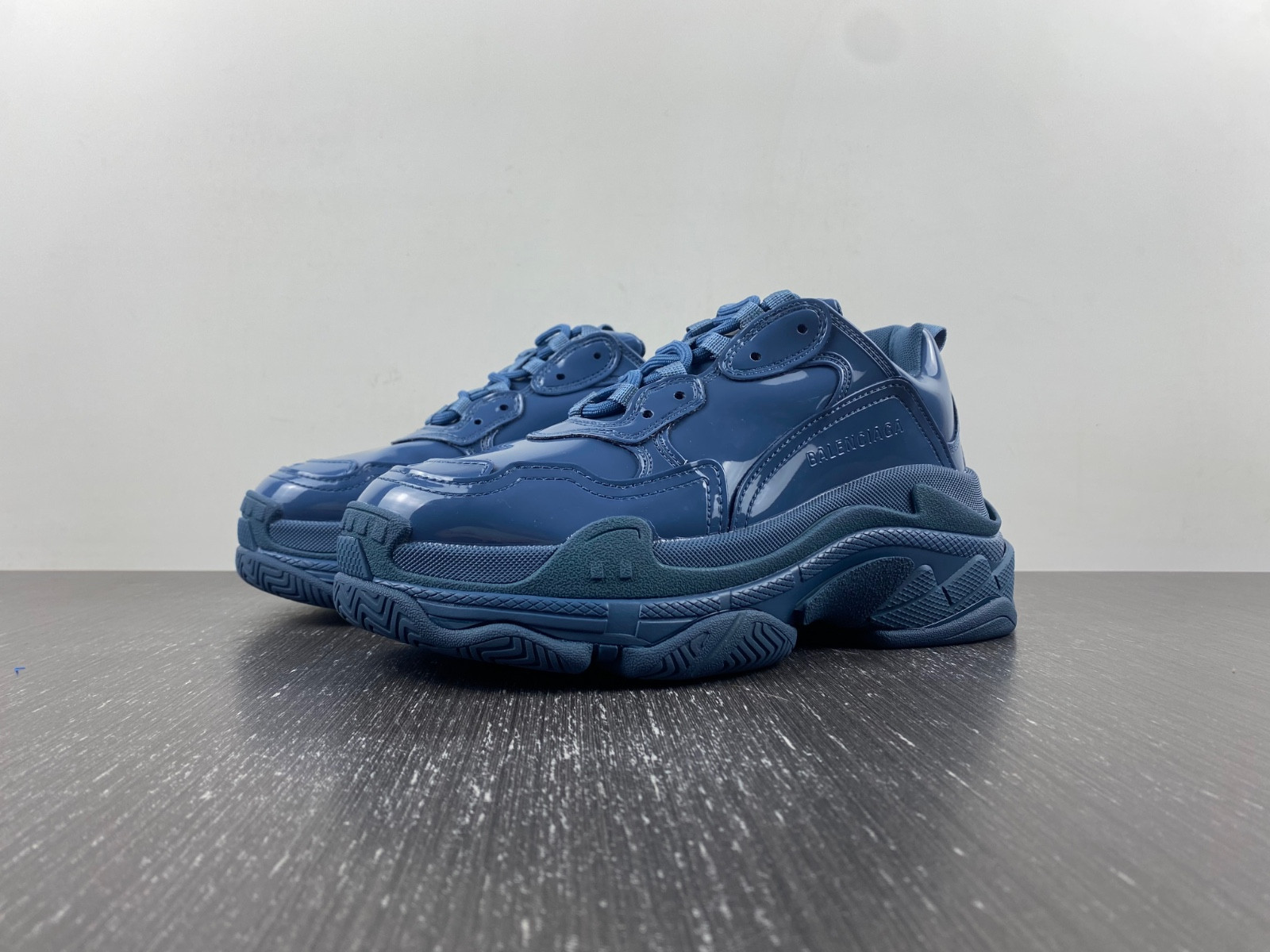 Ba*len*cia*ga triple s 734954 w2paa 4000