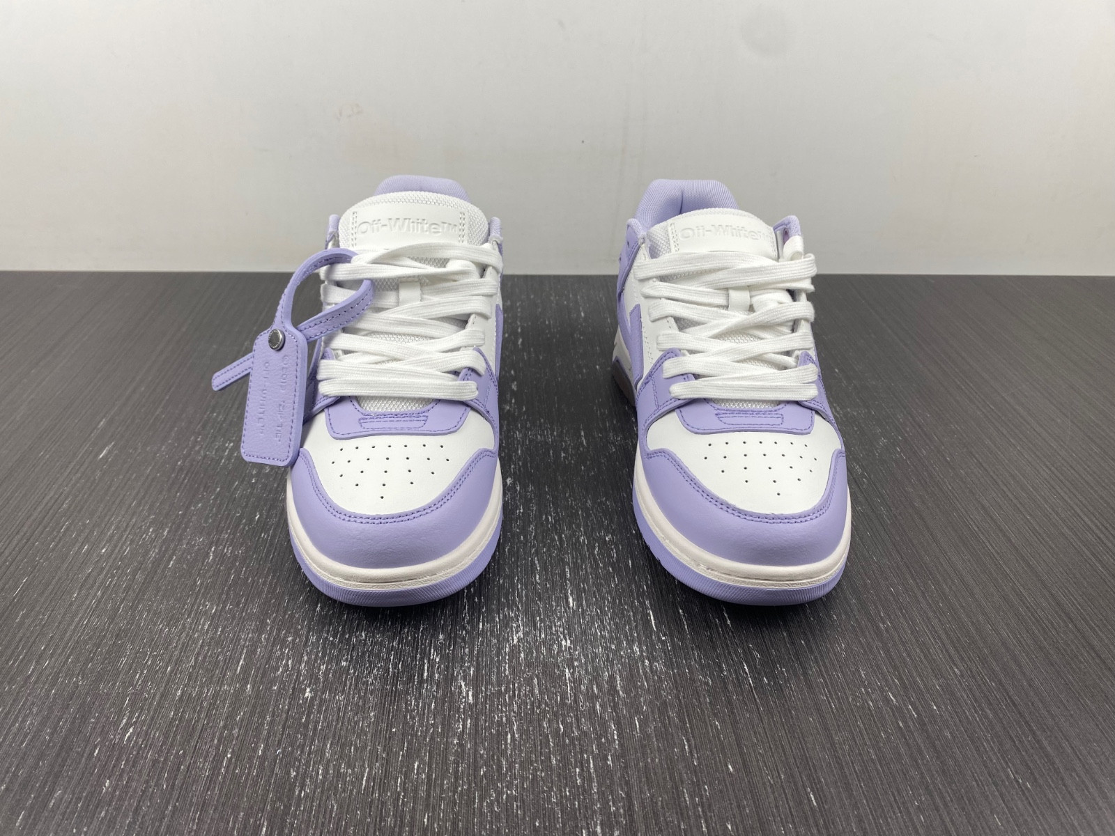 Off-White c/o Virgil Abloh