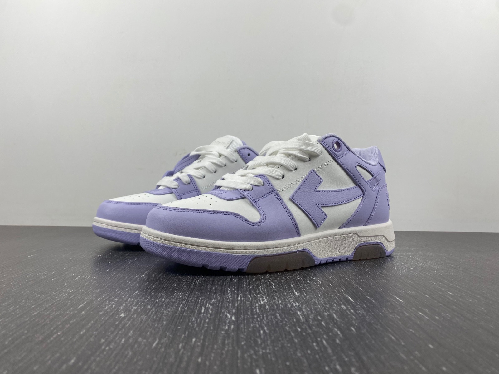 Off-White c/o Virgil Abloh