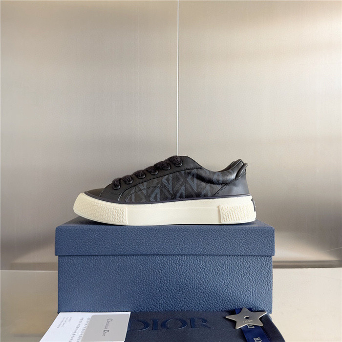 DR B33 SNEAKER