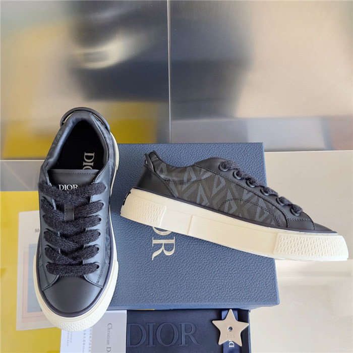 DR B33 SNEAKER