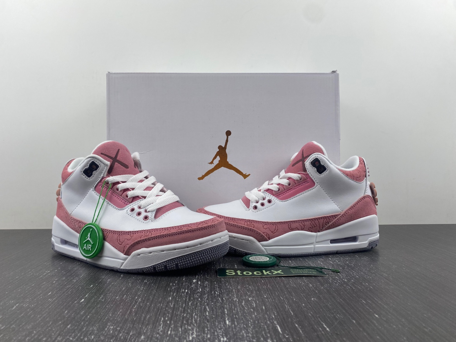 KAWS x Air Jordan 3 DZ2628-001
