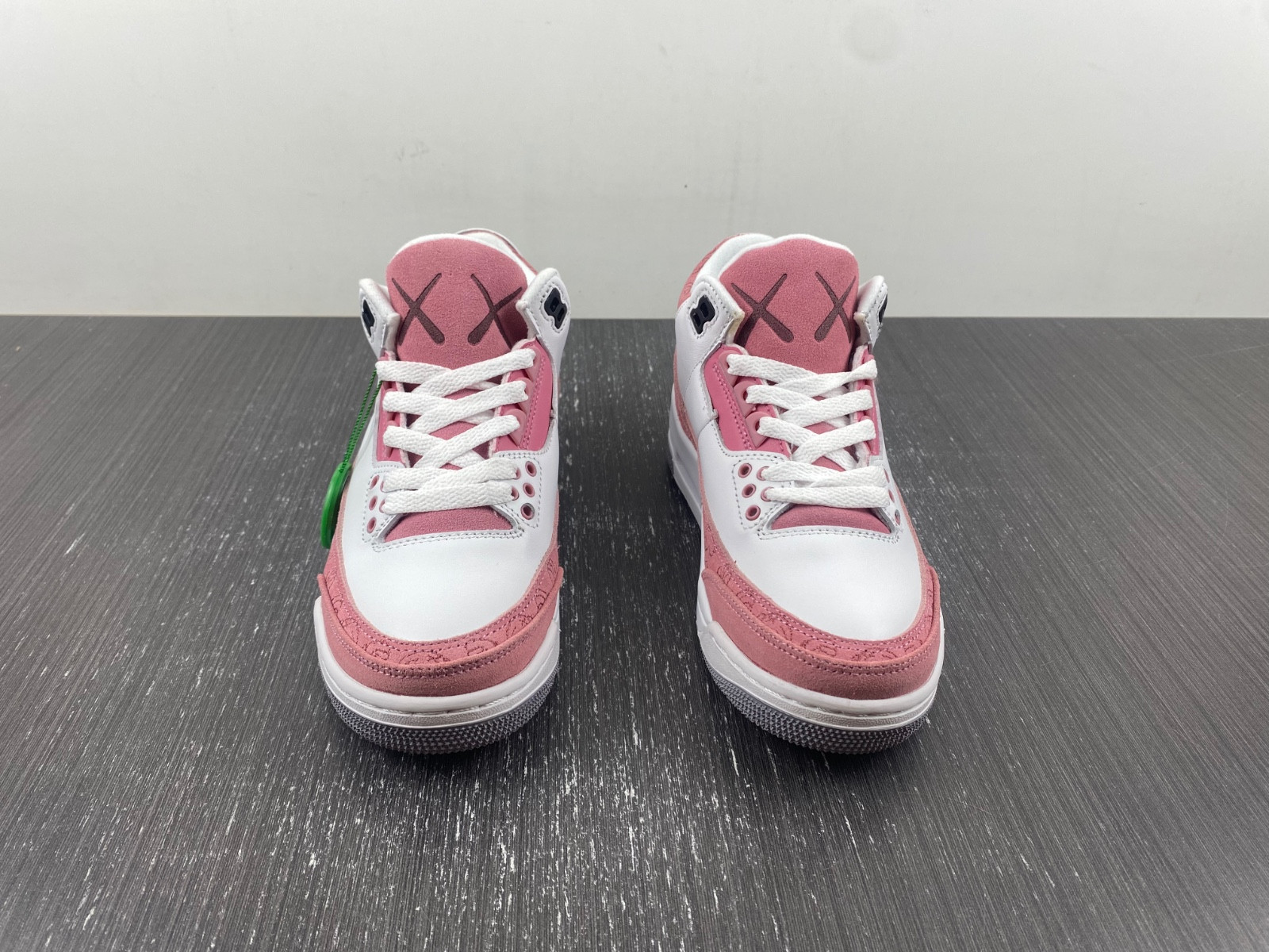 KAWS x Air Jordan 3 DZ2628-001
