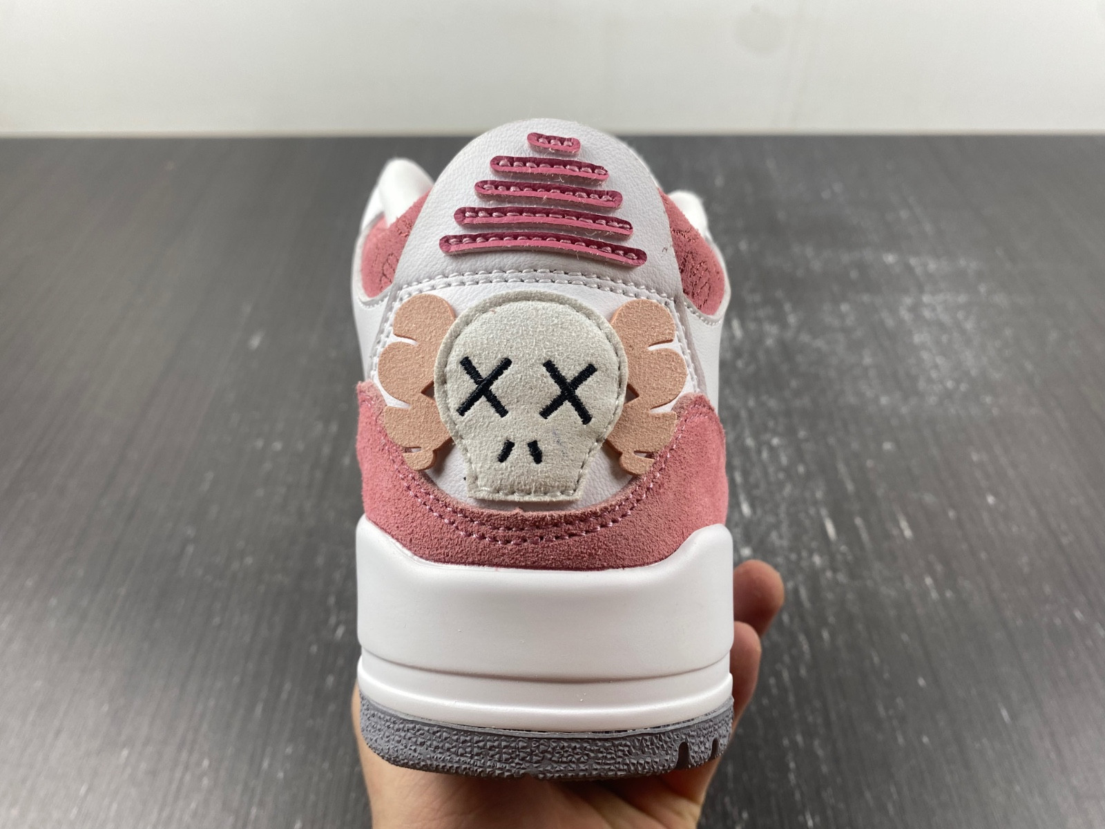 KAWS x Air Jordan 3 DZ2628-001