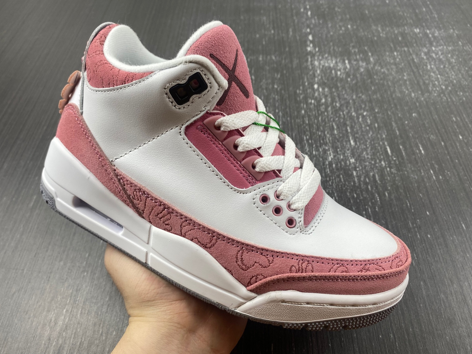 KAWS x Air Jordan 3 DZ2628-001