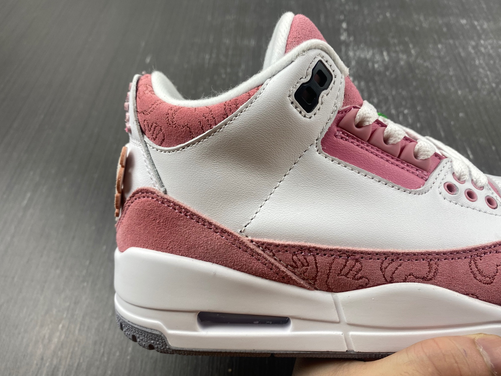 KAWS x Air Jordan 3 DZ2628-001