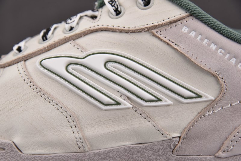 Ba1en*iaga Hamptons Worn-Out