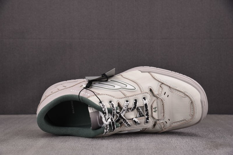 Ba1en*iaga Hamptons Worn-Out