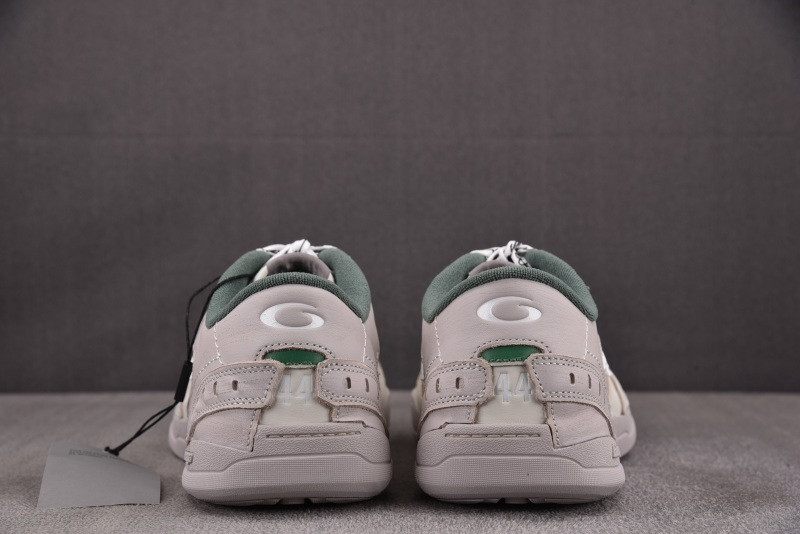 Ba1en*iaga Hamptons Worn-Out