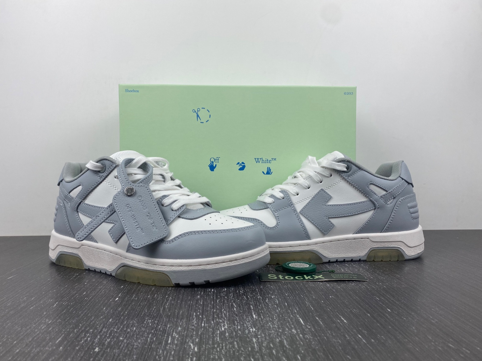 Off-White c/o Virgil Abloh
