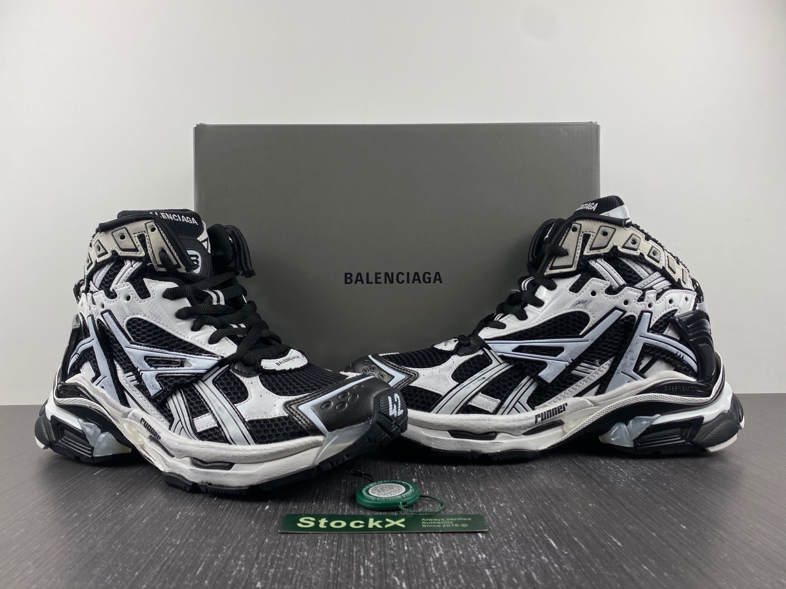 Ba*len*cia*ga runner 695764 w3rh2 9918