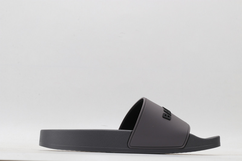 Ba*len*cia*ga grey slides