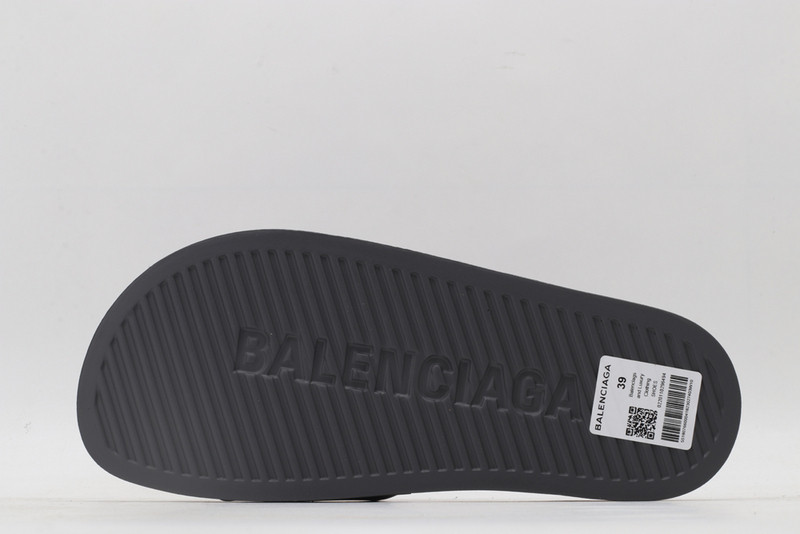 Ba*len*cia*ga grey slides
