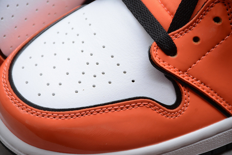 Air Jordan 1 Mid “Turf Orange” DD6834-802