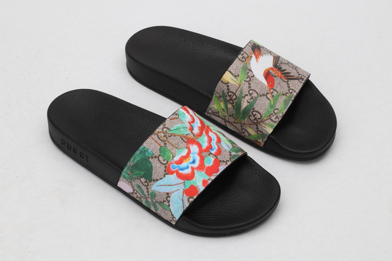 GUC LEATHER SLIDE
