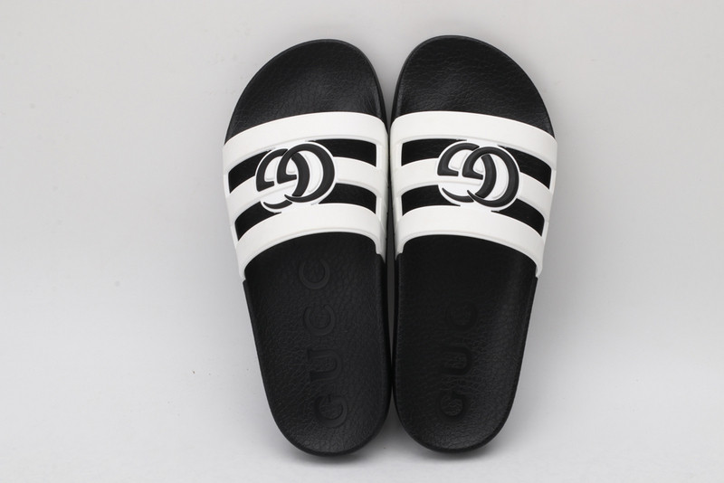 GUC LEATHER SLIDE
