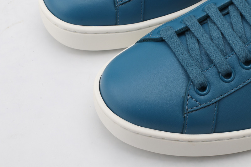 G*u*i sneakers