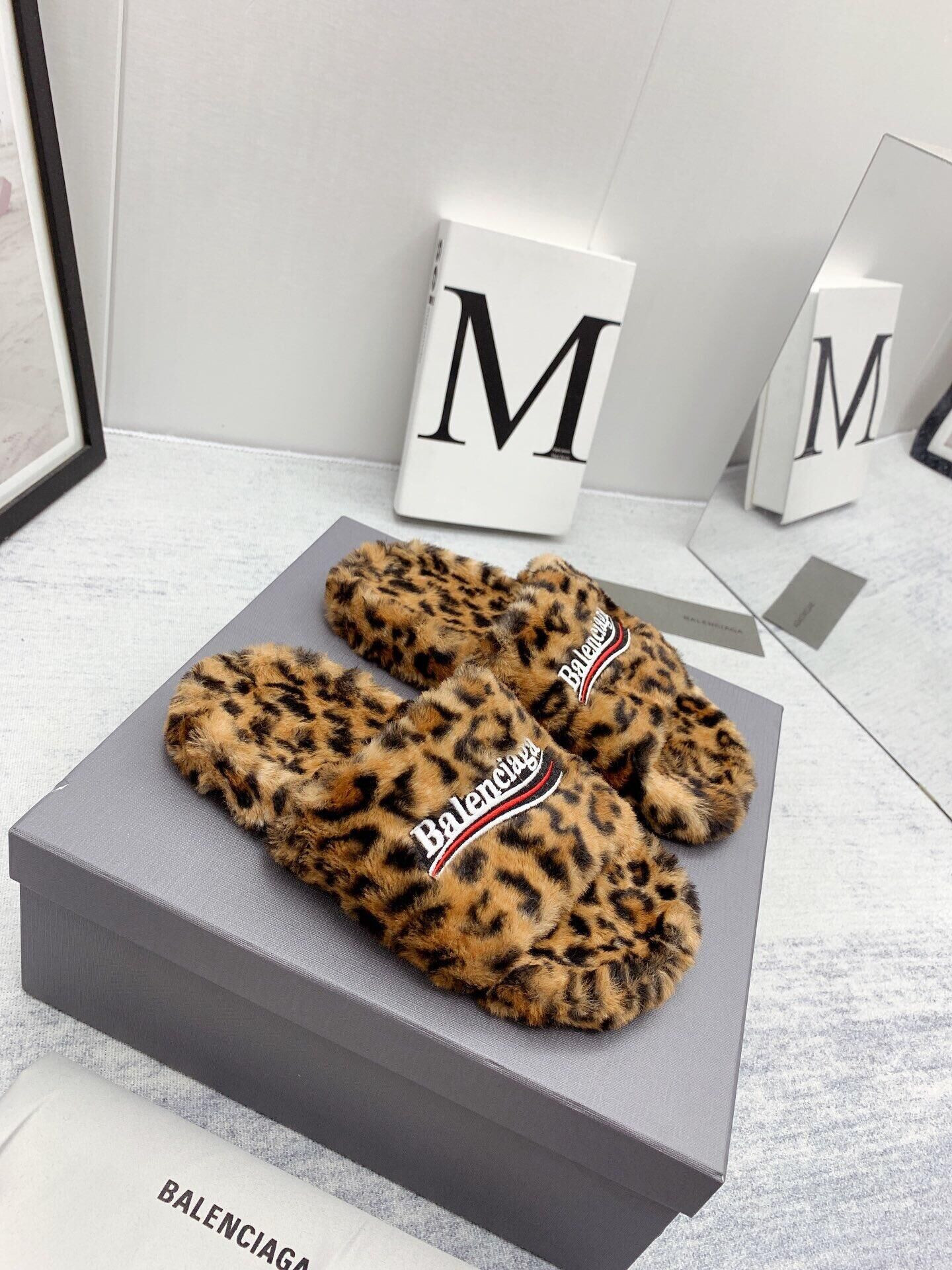 BALENCIAGA SLIDES
