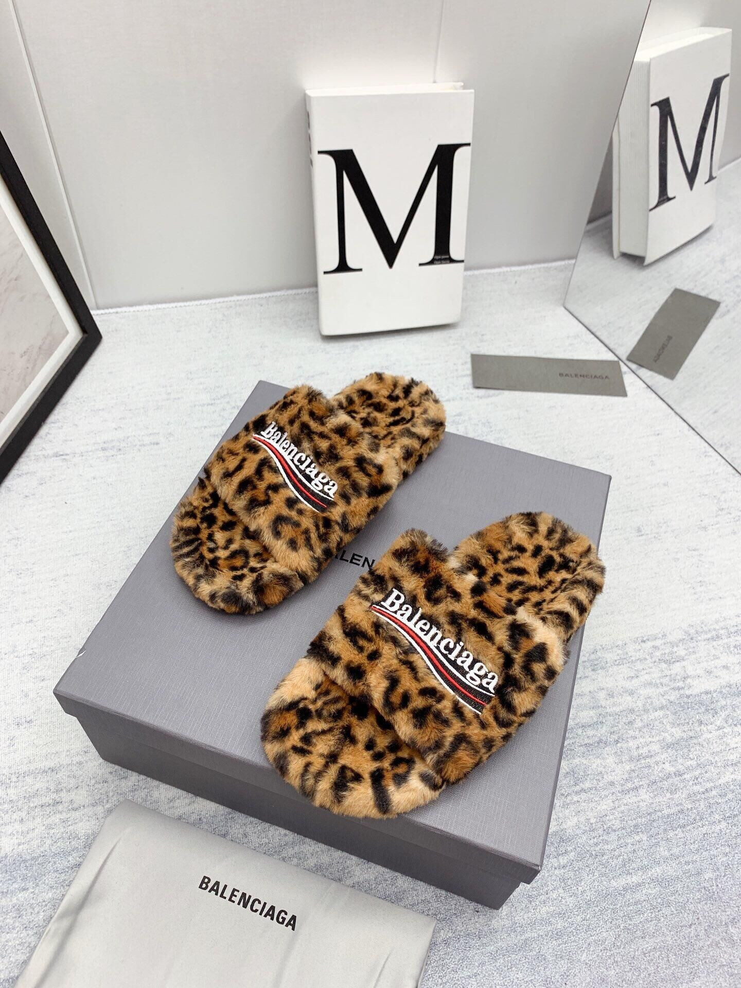 BALENCIAGA SLIDES
